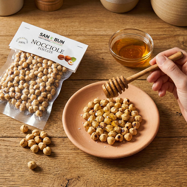 Ricetta Nocciole tostate San e Bun con Miele San e Bun e sale